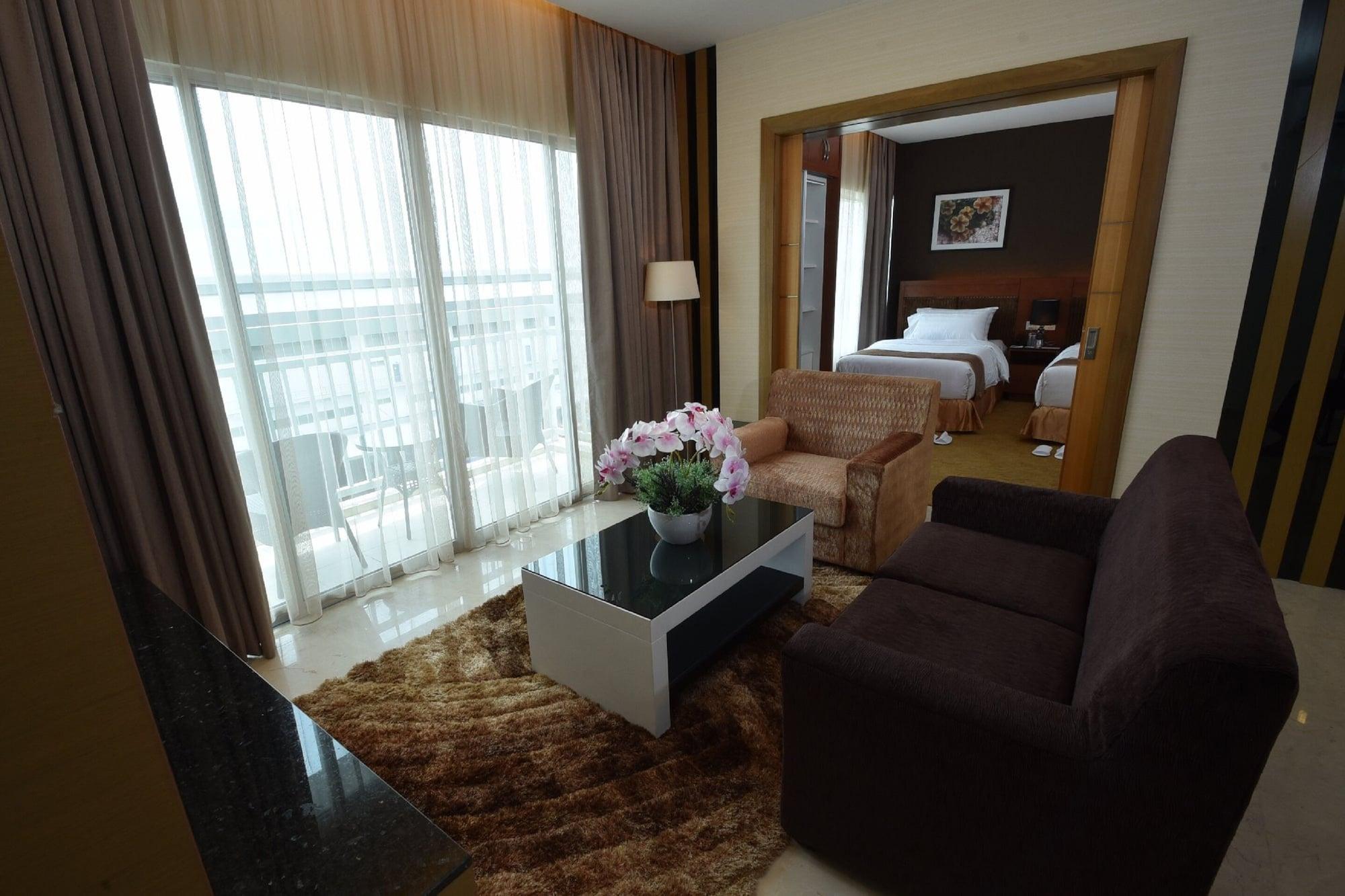 Tenera Hotel Bangi Eksteriør billede Suite room