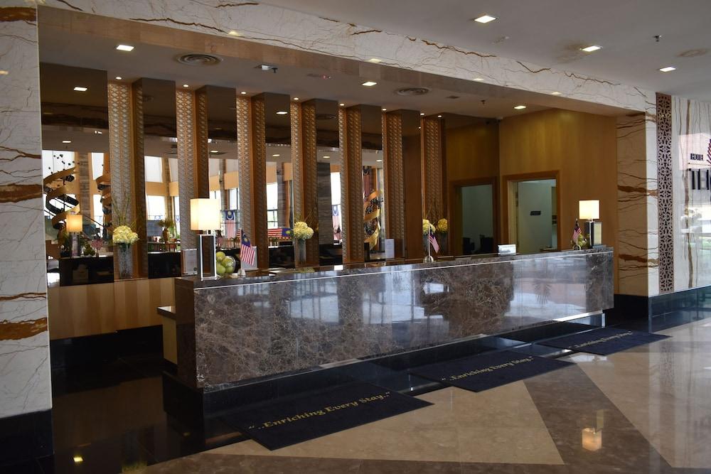 Tenera Hotel Bangi Eksteriør billede The lobby of the hotel