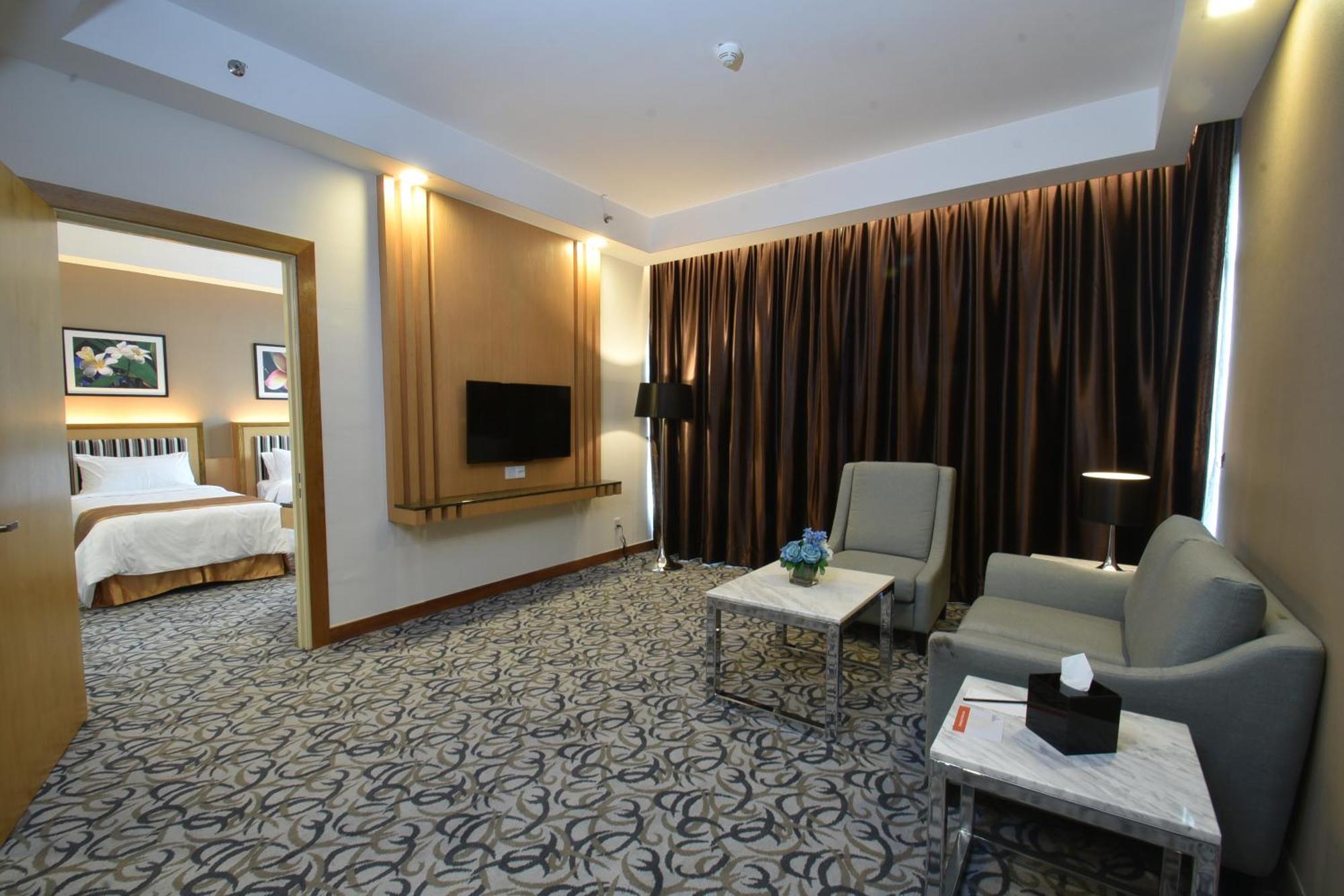 Tenera Hotel Bangi Eksteriør billede Suite room