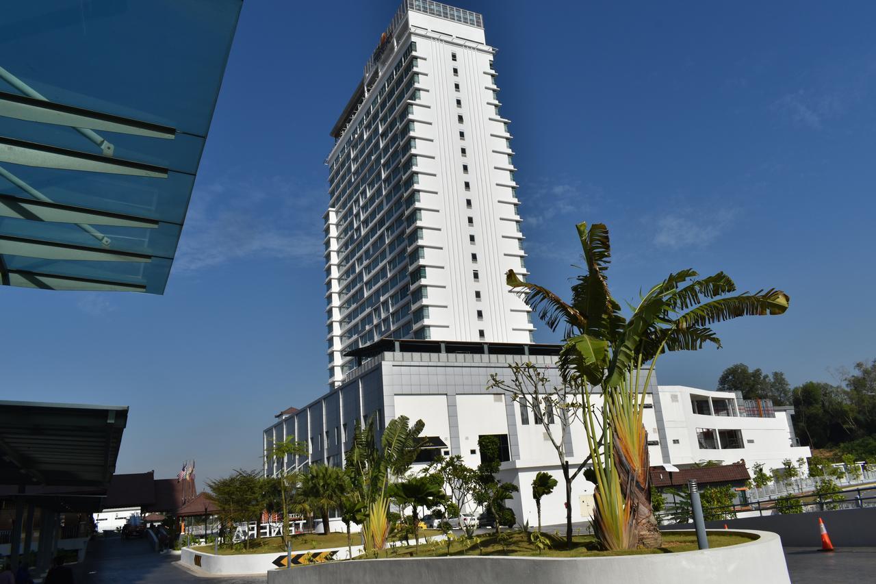 Tenera Hotel Bangi Eksteriør billede The hotel in 2015