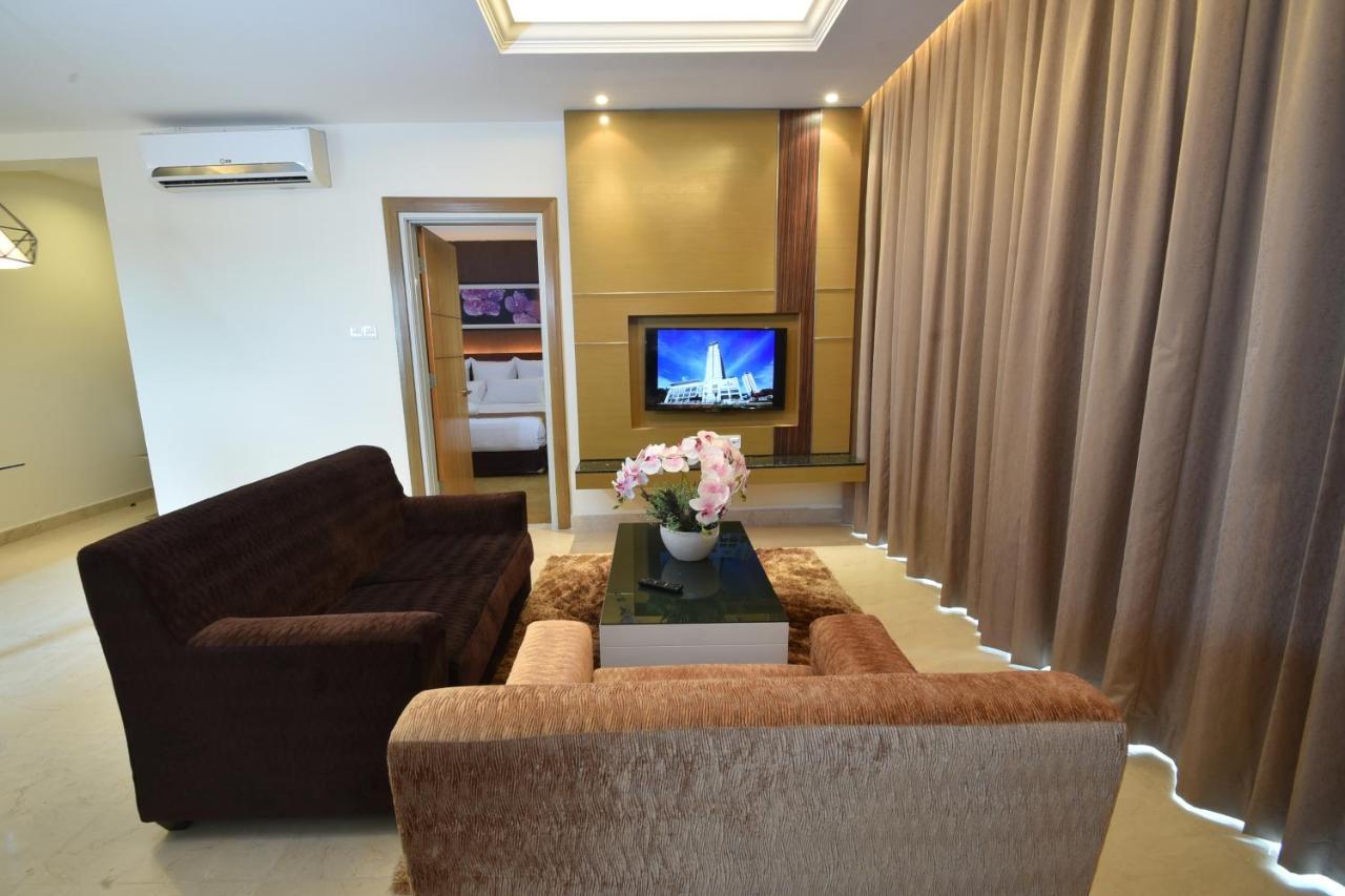 Tenera Hotel Bangi Eksteriør billede Living room